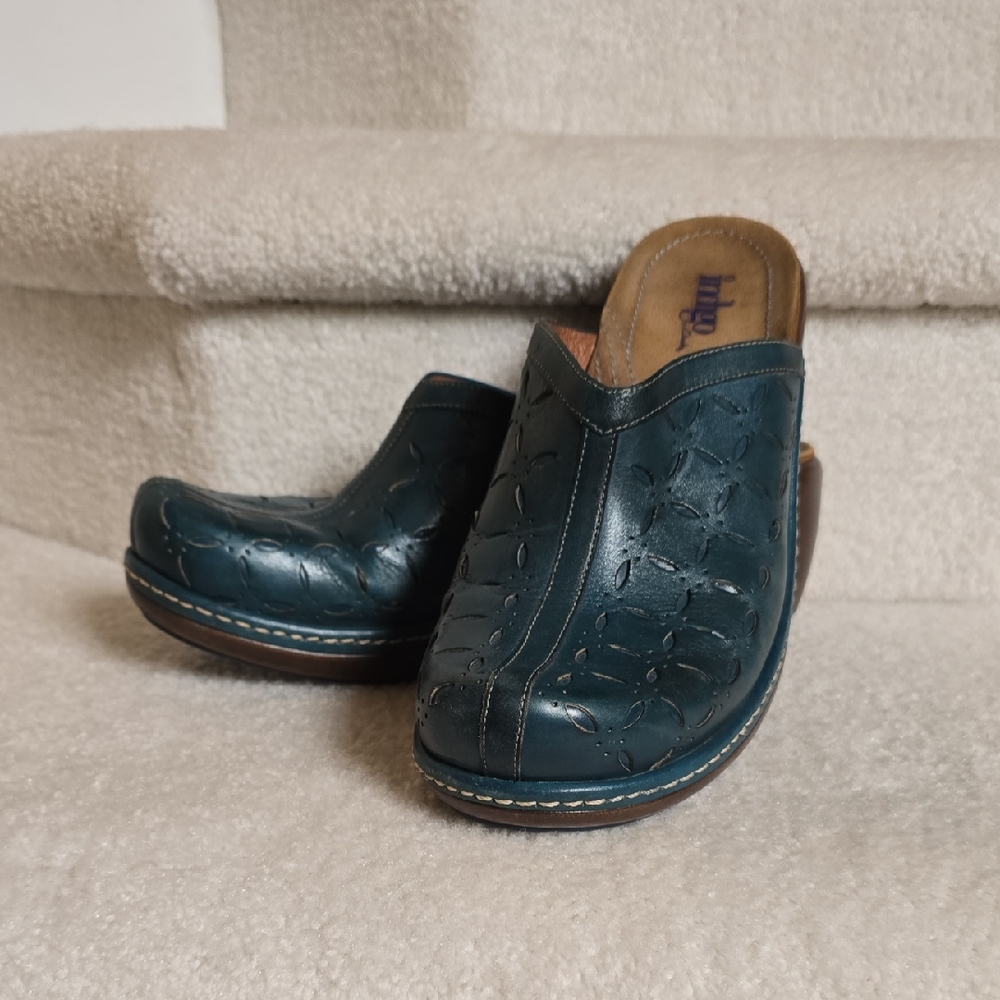 Womens Clarks Teal Blue Leather Clogs